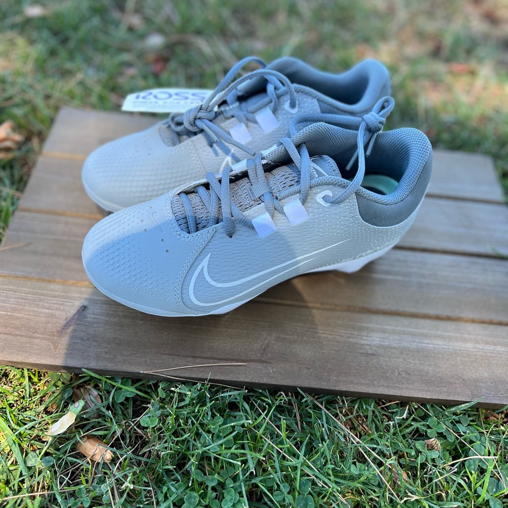 Nike Hyperdiamond 4 ProWomen's Softball Cleats - Size 6.5 No box